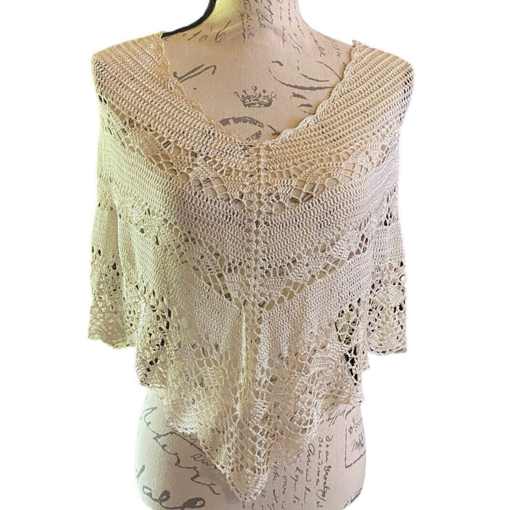 Bisou Bisou Bohemian vintage Cream Crochet 100% Viscose wrap -